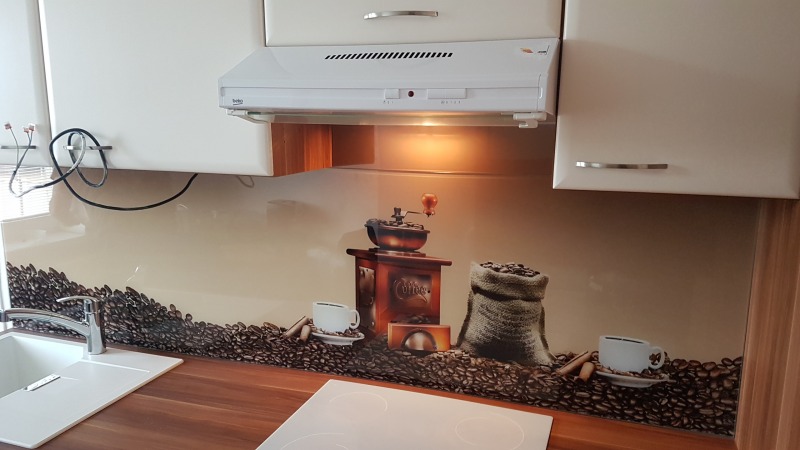 sklenená zástena s motívom kávy